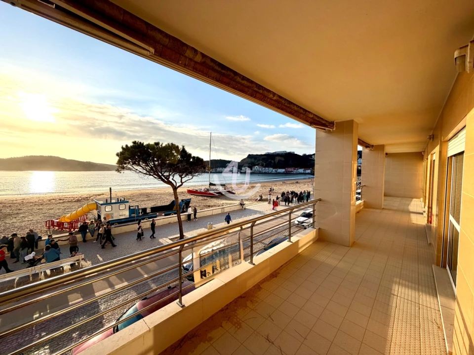 Apartamento T3 para Venda em São Martinho do Porto Foto 1