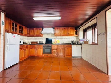 Moradia T4 para Venda em São Pedro