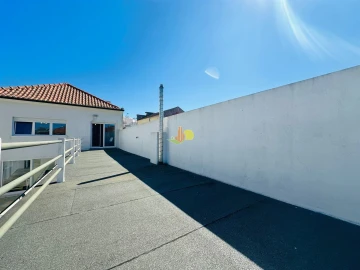 Moradia T4 para Venda em São Pedro