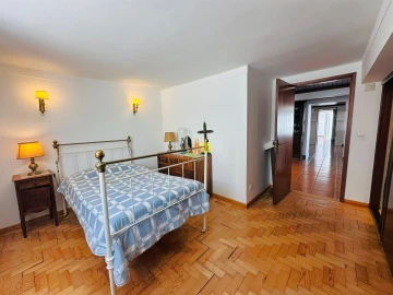 Moradia T4 para Venda em São Pedro