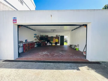 Moradia T4 para Venda em São Pedro