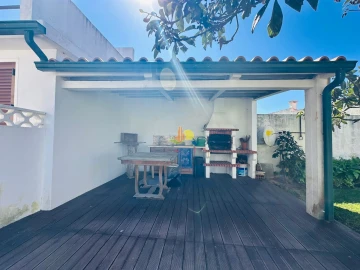 Moradia T4 para Venda em São Pedro