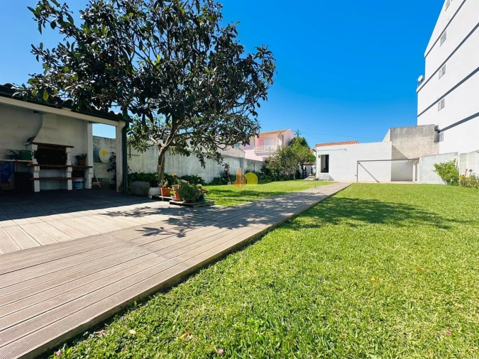 Moradia T4 para Venda em São Pedro Foto 2