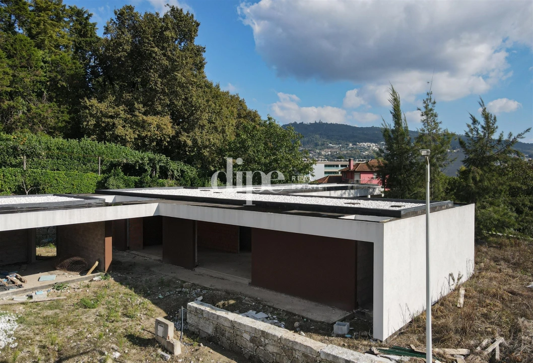 Moradia T3 para Venda em Azurem Foto 17