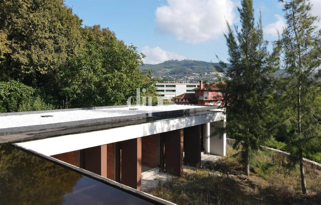 Moradia T3 para Venda em Azurem Foto 25