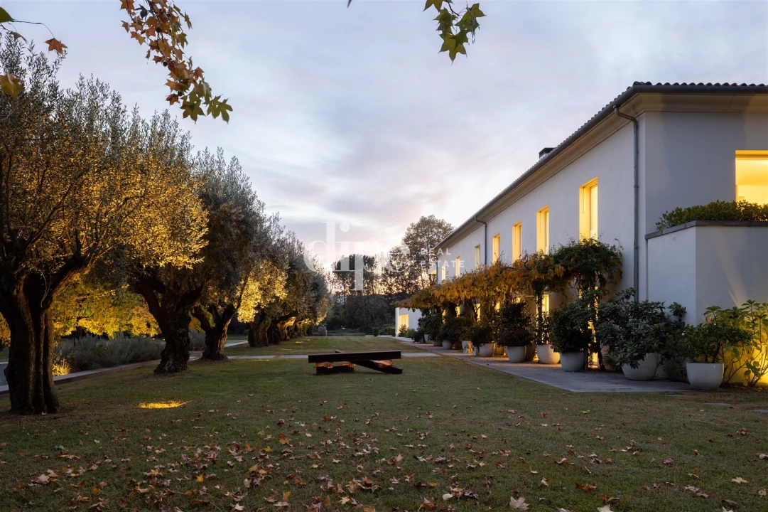 Moradia T5 para Venda em Oliveira, São Paio e São Sebastião Foto 4