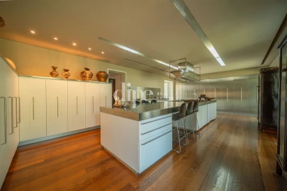 Moradia T5 para Venda em Oliveira, São Paio e São Sebastião