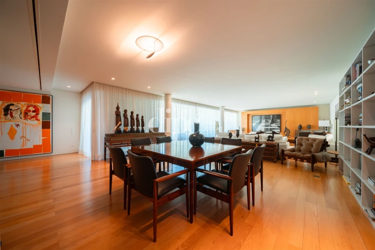 Moradia T5 para Venda em Oliveira, São Paio e São Sebastião Foto 23