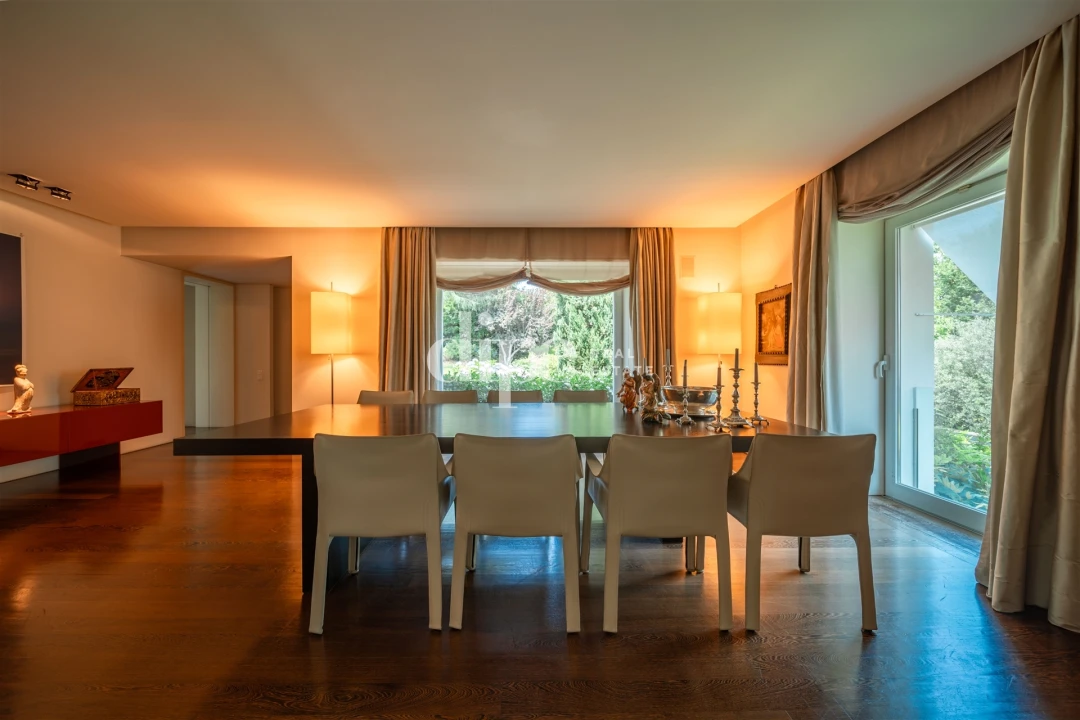 Moradia T5 para Venda em Oliveira, São Paio e São Sebastião Foto 13