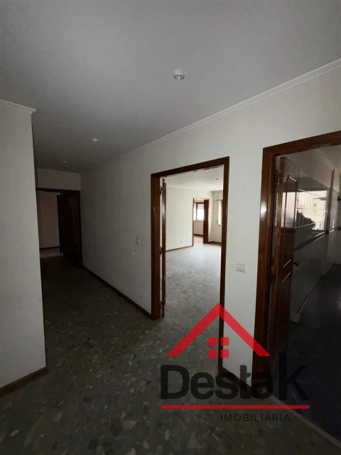 Apartamento T4 para Venda em Massamá e Monte Abraão