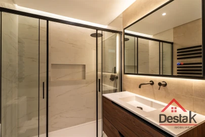 Apartamento T4 para Venda em Massamá e Monte Abraão