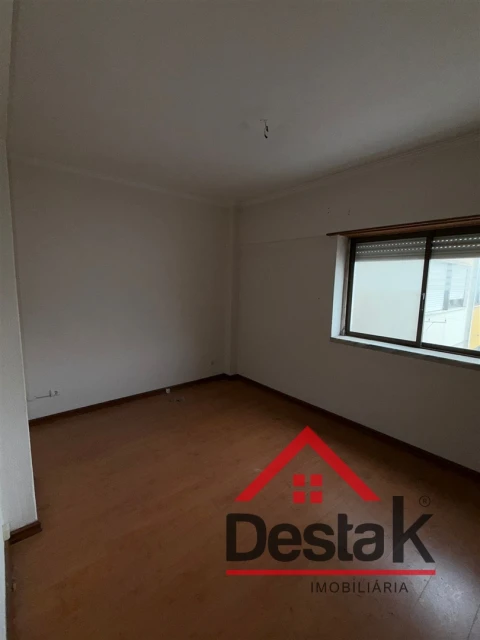 Apartamento T4 para Venda em Massamá e Monte Abraão