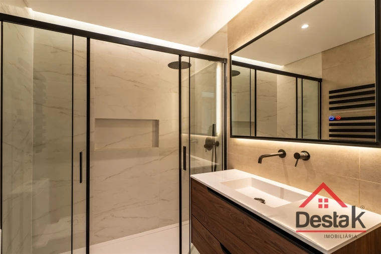 Apartamento T4 para Venda em Massamá e Monte Abraão Foto 13