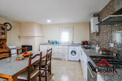 Moradia T2 para Venda em Figueiredo de Alva