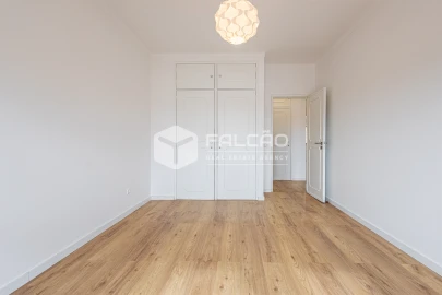 Apartamento T3 para Arrendamento em Marvila, Ribeira Santarém, São Salvador, São Nicolau