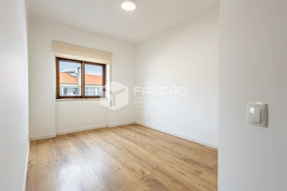 Apartamento T3 para Arrendamento em Marvila, Ribeira Santarém, São Salvador, São Nicolau