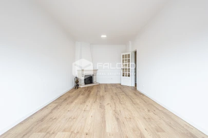 Apartamento T3 para Arrendamento em Marvila, Ribeira Santarém, São Salvador, São Nicolau