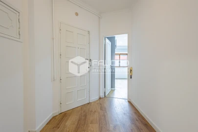 Apartamento T3 para Arrendamento em Marvila, Ribeira Santarém, São Salvador, São Nicolau