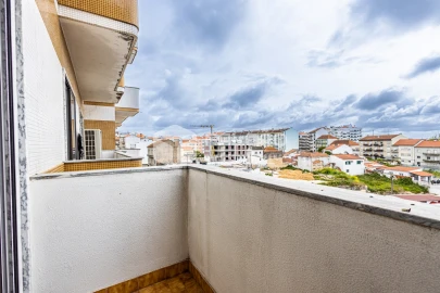 Apartamento T3 para Arrendamento em Marvila, Ribeira Santarém, São Salvador, São Nicolau