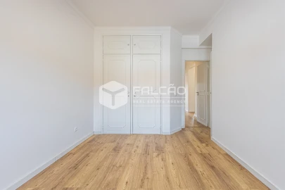 Apartamento T3 para Arrendamento em Marvila, Ribeira Santarém, São Salvador, São Nicolau