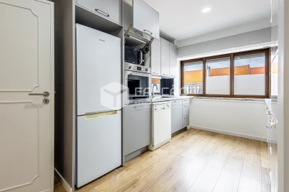 Apartamento T3 para Arrendamento em Marvila, Ribeira Santarém, São Salvador, São Nicolau