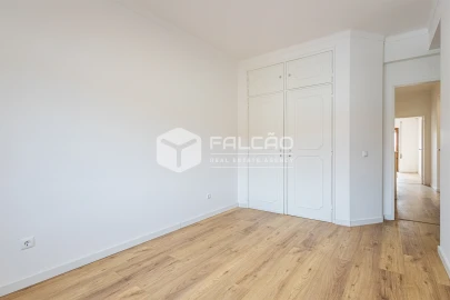 Apartamento T3 para Arrendamento em Marvila, Ribeira Santarém, São Salvador, São Nicolau