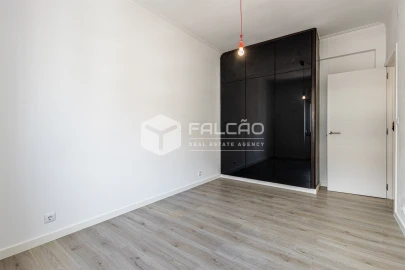 Apartamento T2 para Venda em Marvila, Ribeira Santarém, São Salvador, São Nicolau