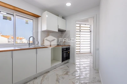 Apartamento T2 para Venda em Marvila, Ribeira Santarém, São Salvador, São Nicolau