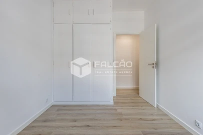 Apartamento T2 para Venda em Marvila, Ribeira Santarém, São Salvador, São Nicolau