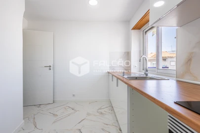 Apartamento T2 para Venda em Marvila, Ribeira Santarém, São Salvador, São Nicolau