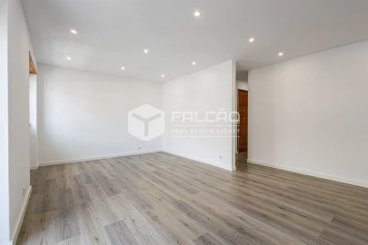 Apartamento T2 para Venda em Marvila, Ribeira Santarém, São Salvador, São Nicolau