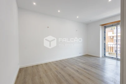 Apartamento T2 para Venda em Marvila, Ribeira Santarém, São Salvador, São Nicolau