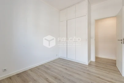 Apartamento T2 para Venda em Marvila, Ribeira Santarém, São Salvador, São Nicolau