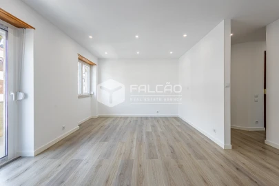 Apartamento T2 para Venda em Marvila, Ribeira Santarém, São Salvador, São Nicolau