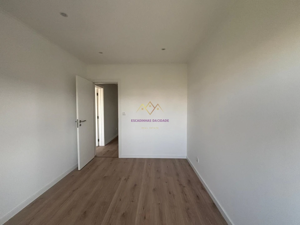 Apartamento T2 para Venda em Odivelas Foto 19