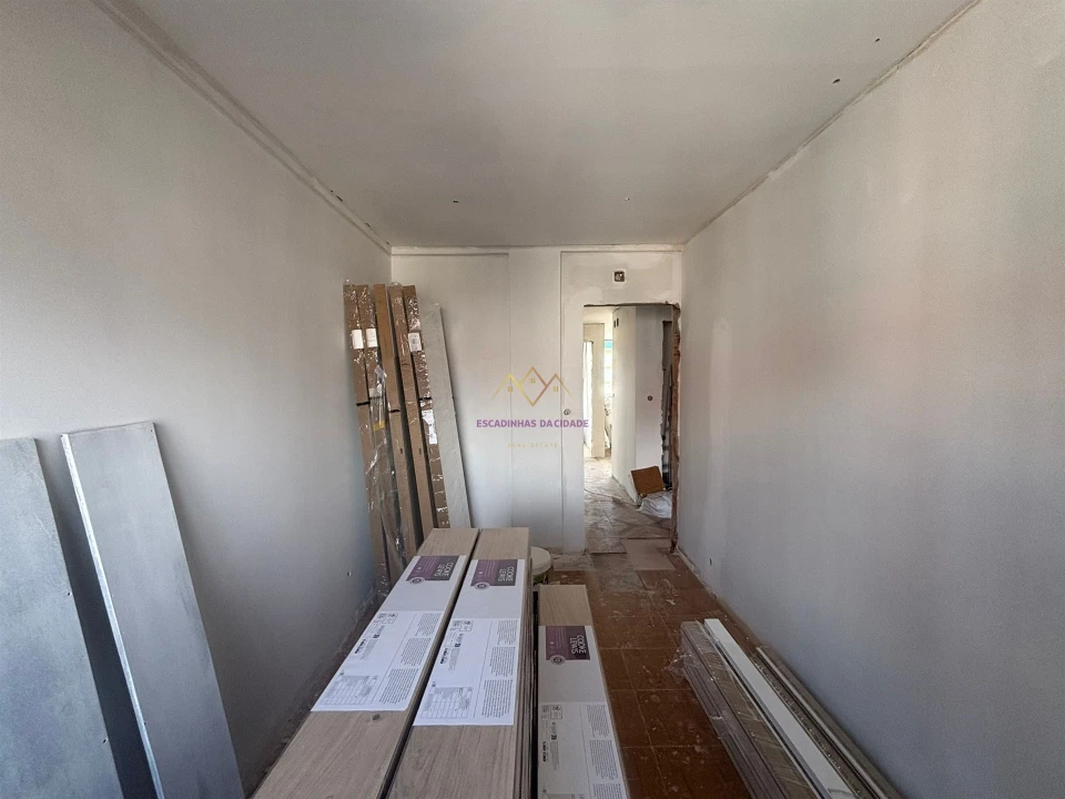 Apartamento T2 para Venda em Odivelas Foto 4