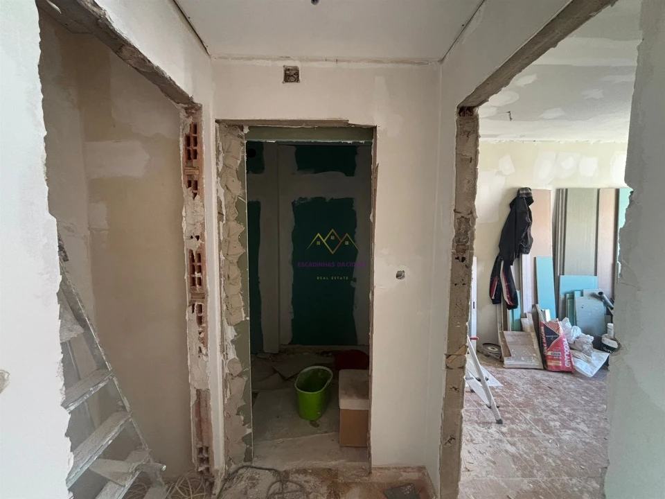 Apartamento T2 para Venda em Odivelas Foto 2