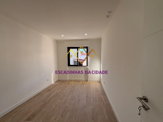Apartamento T3 para Venda em Odivelas Foto 12