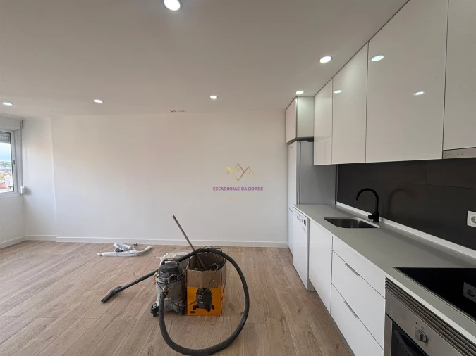 Apartamento T3 para Venda em Odivelas Foto 3