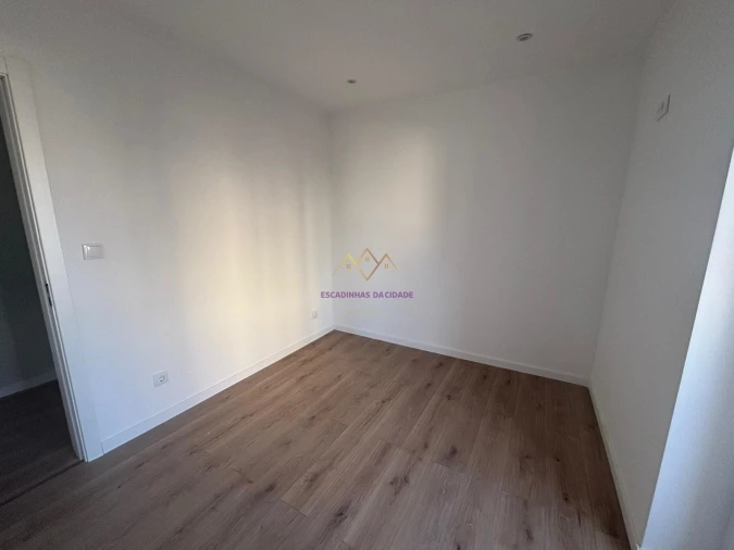 Apartamento T2 para Venda em Odivelas Foto 18