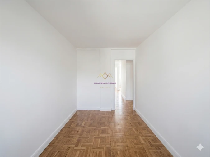 Apartamento T2 para Venda em Odivelas Foto 35