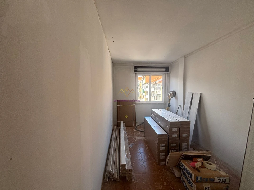 Apartamento T2 para Venda em Odivelas Foto 3