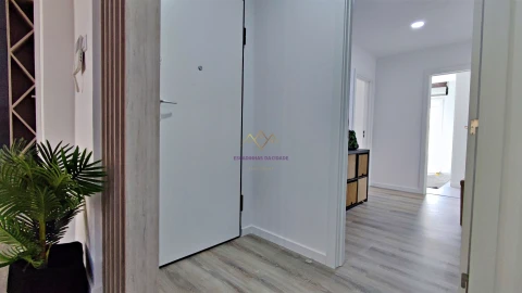 Apartamento T3 para Venda em Benfica