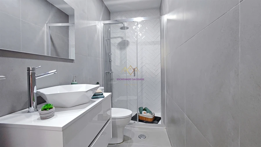 Apartamento T3 para Venda em Benfica Foto 5