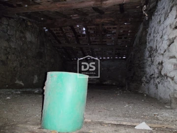 Moradia T1 para Venda em Lajeosa do Mondego