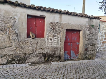 Moradia T1 para Venda em Lajeosa do Mondego