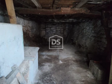 Moradia T1 para Venda em Lajeosa do Mondego