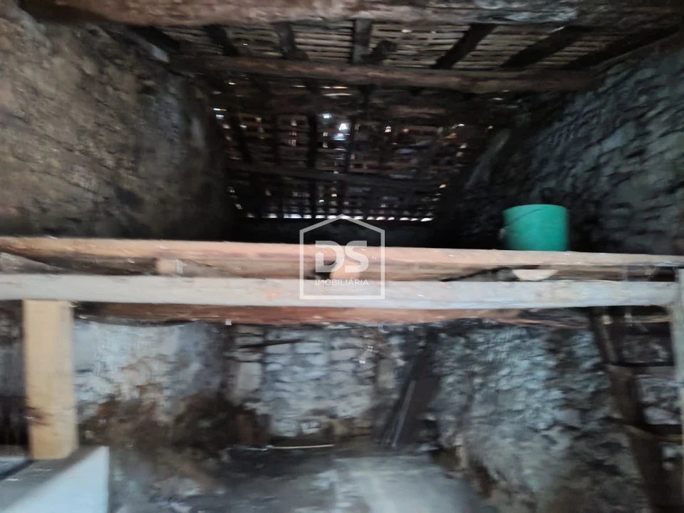 Moradia T1 para Venda em Lajeosa do Mondego Foto 4