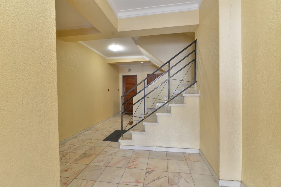 Apartamento T2 para Arrendamento em Carcavelos e Parede Foto 25