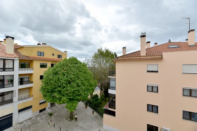Apartamento T2 para Arrendamento em Carcavelos e Parede